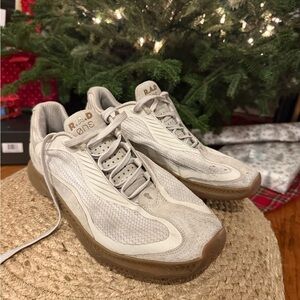 Men's Beige Athletic Sneakers - Neutral Gum Sole